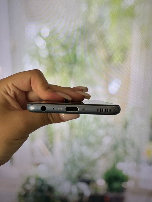 Huawei P10 4/64 в хорошому стані. 2 шт . Є ще в чорному кольорі