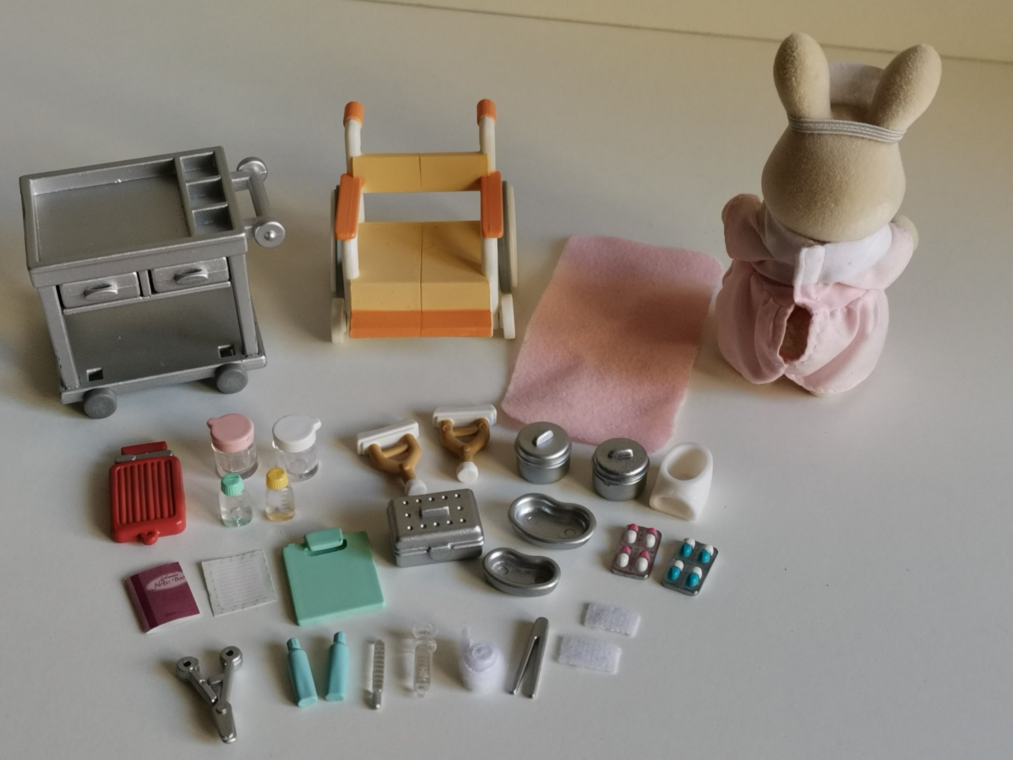 Sylvanian families sylvania меблі лікарня їжа
