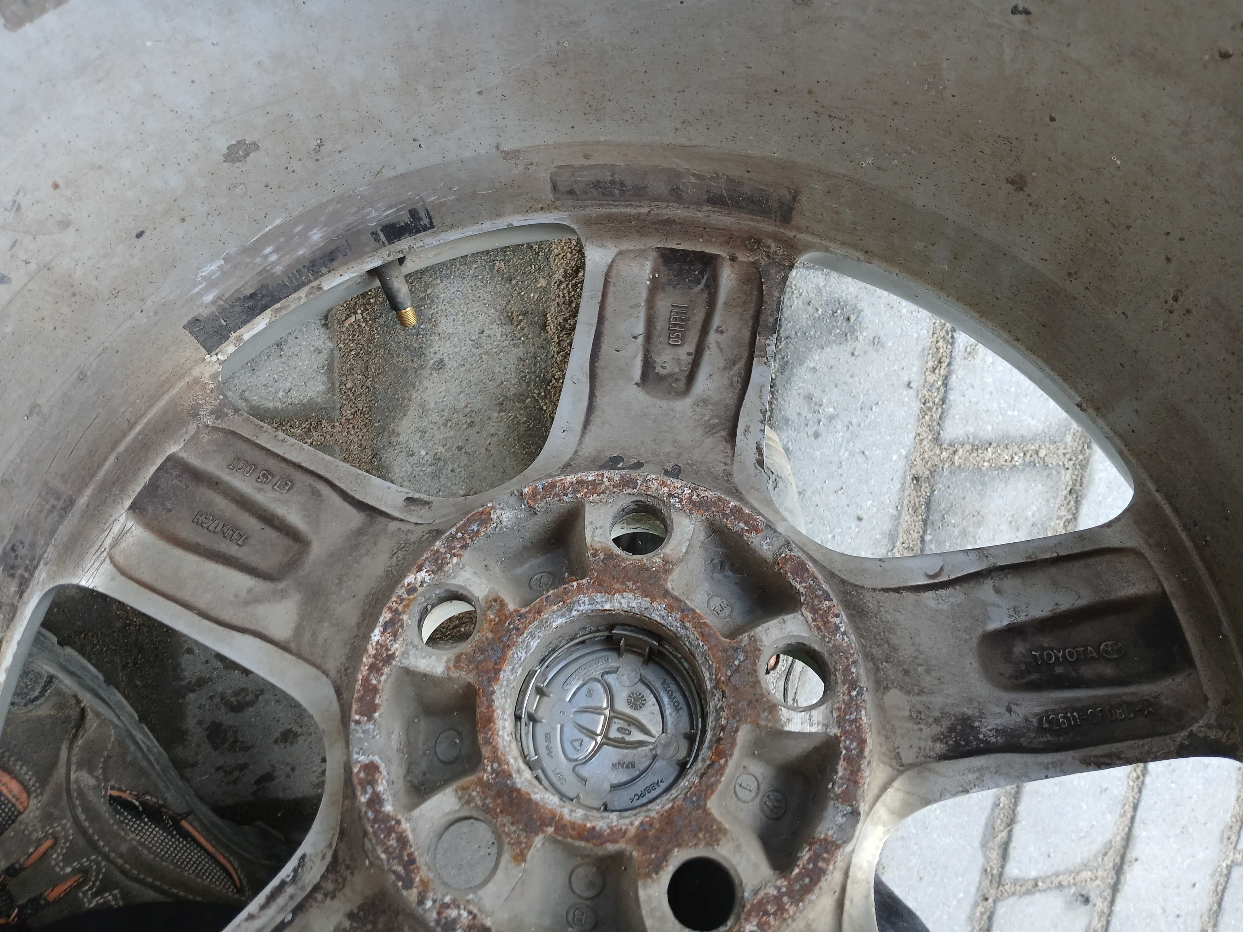 4x felgi alu 17 5x114,3 Toyota Auris Avensis 3 Camry C-hr Rav4 Corolla