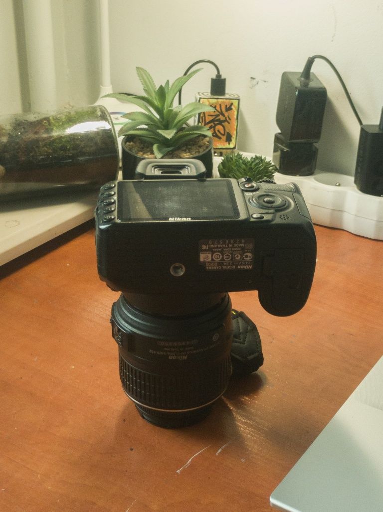 NIKON D3100 +obiektyw +akcesoria