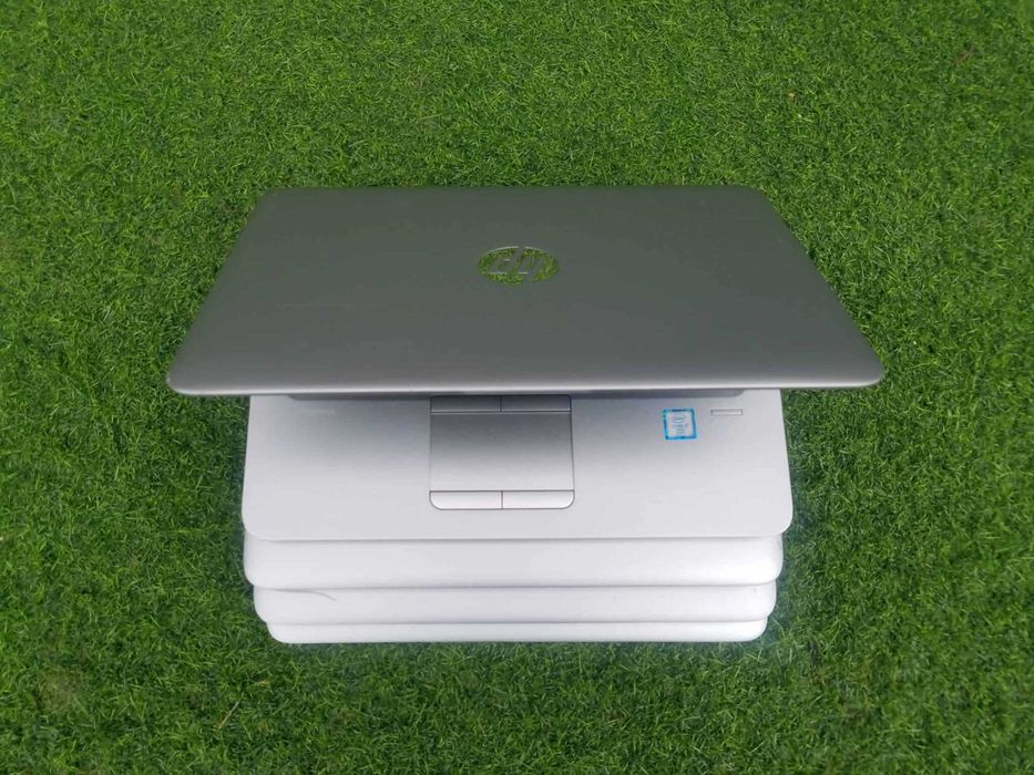 HP ProBook 820 G3 | SSD 256GB | i7-6600U | Super Leve e Fino