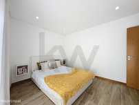 Apartamento T1+1 Remodelado  c/ 2 Varandas c/ Excelente Exposição Sola
