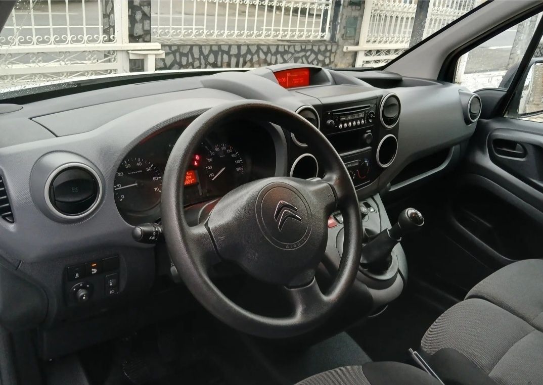 Citroën Berlingo 1.6 HDI 
Iva dedutível 
Marca e Modelo: Citroën Berli
