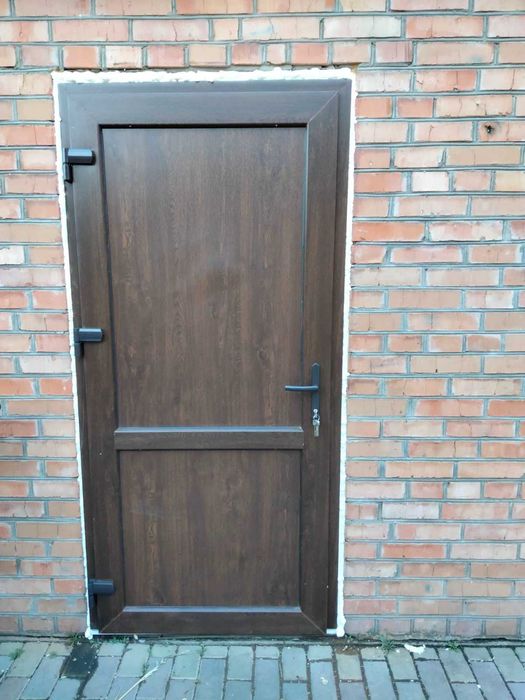 Двері та Вікна Металопластикові Житомир. Купити двері Житомир