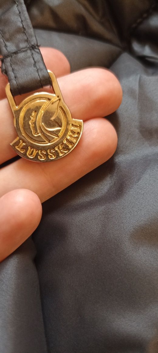 Жіночий пуховик зимовий