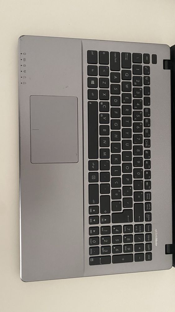 Computador asus preto