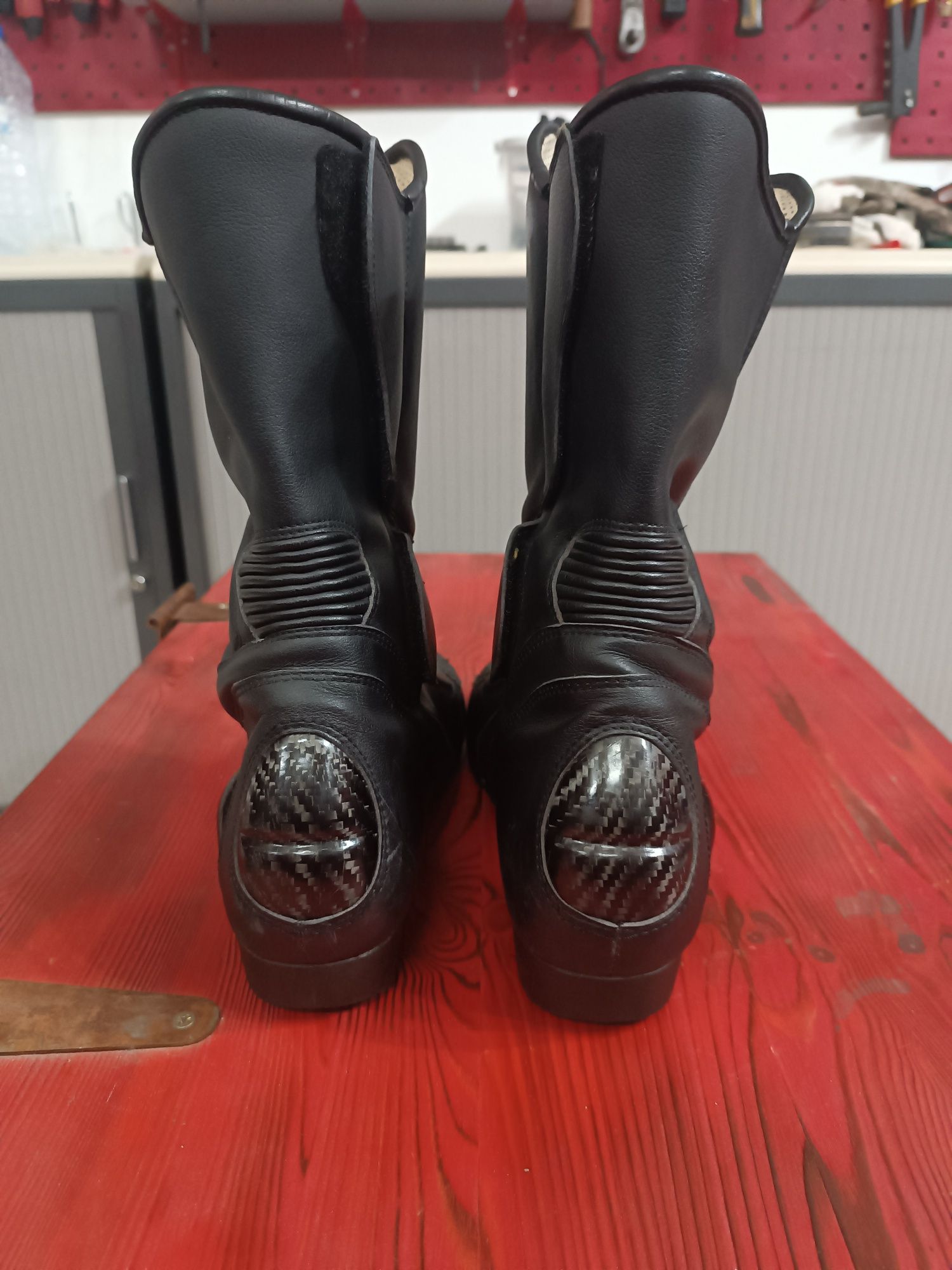 Botas Dainese em pele e carbono Tam. 42