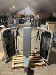 Precor chest press maszyna na klatke / wyciag na linkach profesjonalna