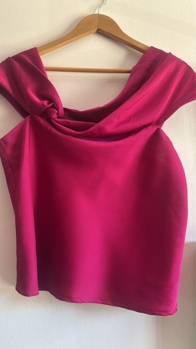 Blusa Rosa de Cetim Elegante – Tamanho M | Suave & Chique
