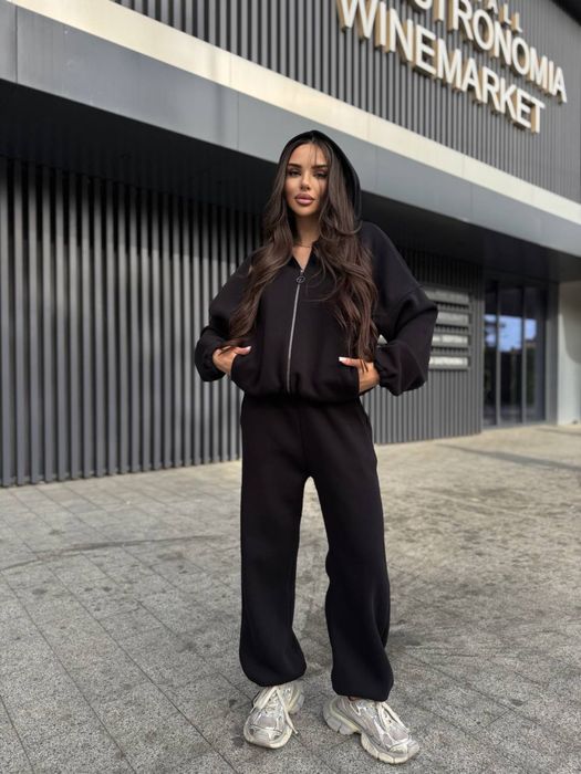 Костюм жіночий якісний двійка ( кофта на замку та штани)