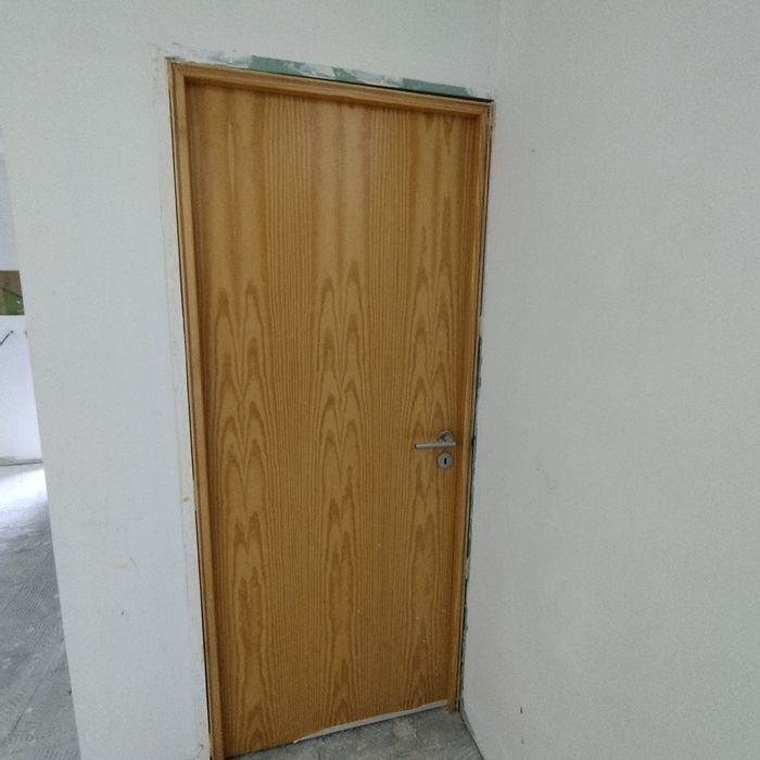 Portas e aros em Pinho