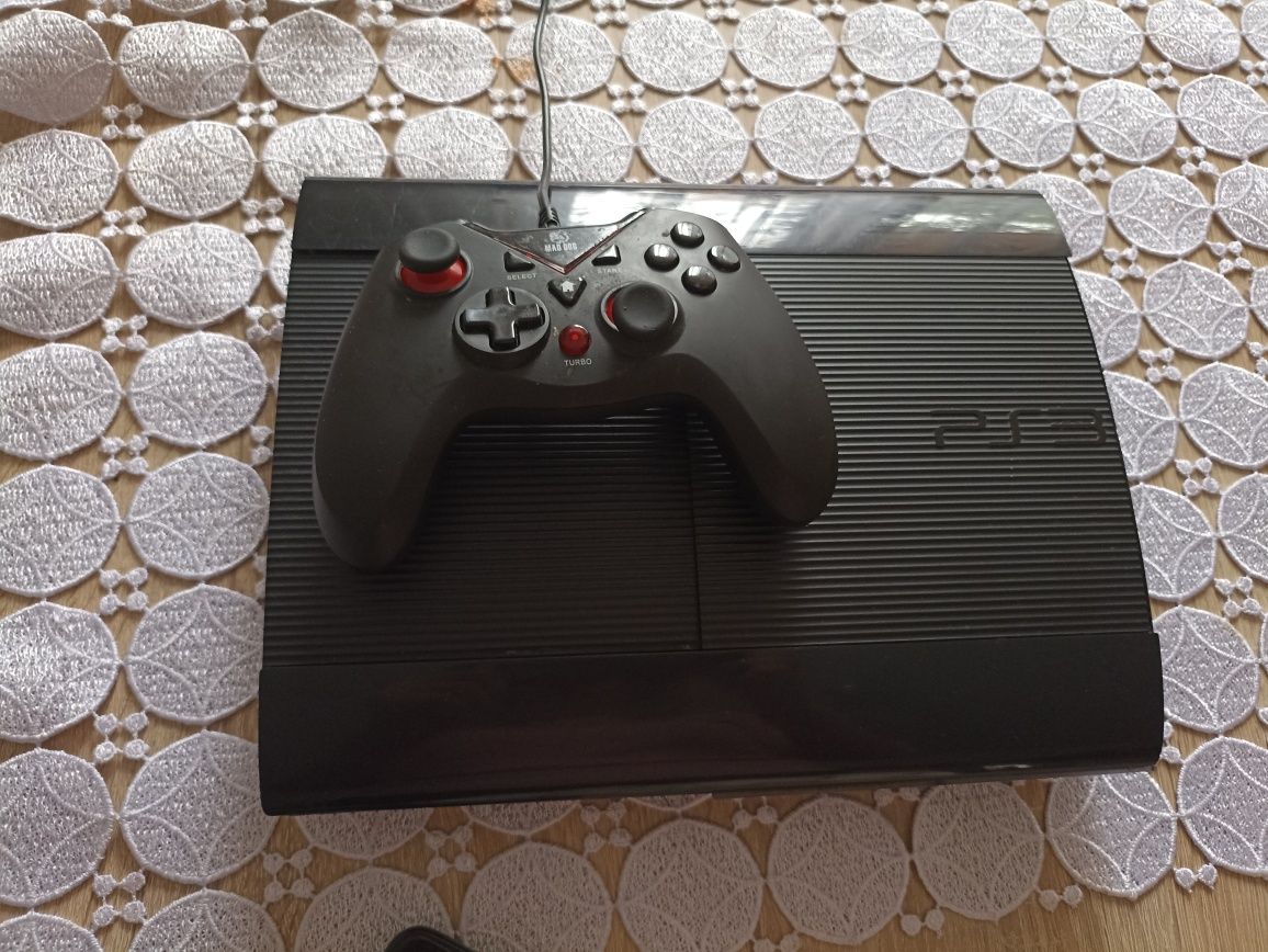 Sprzedam PS3 plus pad