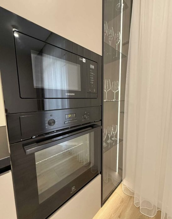 Свіжа сучасна новобудова центральна частина міста