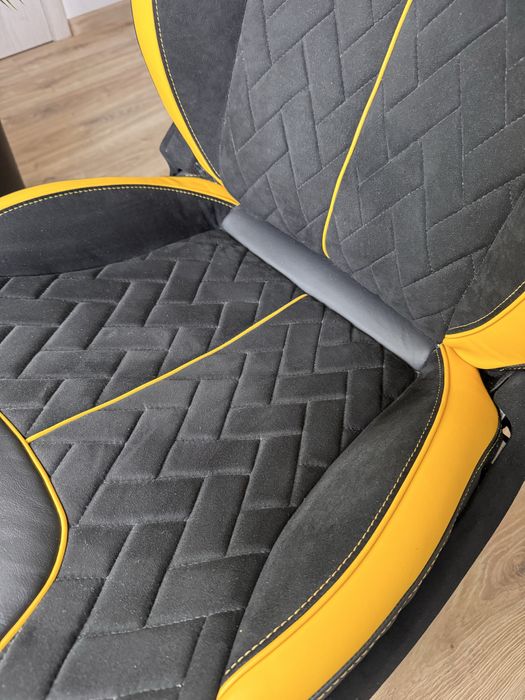 Офісне крісло зроблене з сидіння Tesla model S офисное кресло