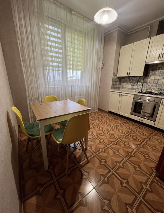 Жк Львівський .Здам квартиру подобово