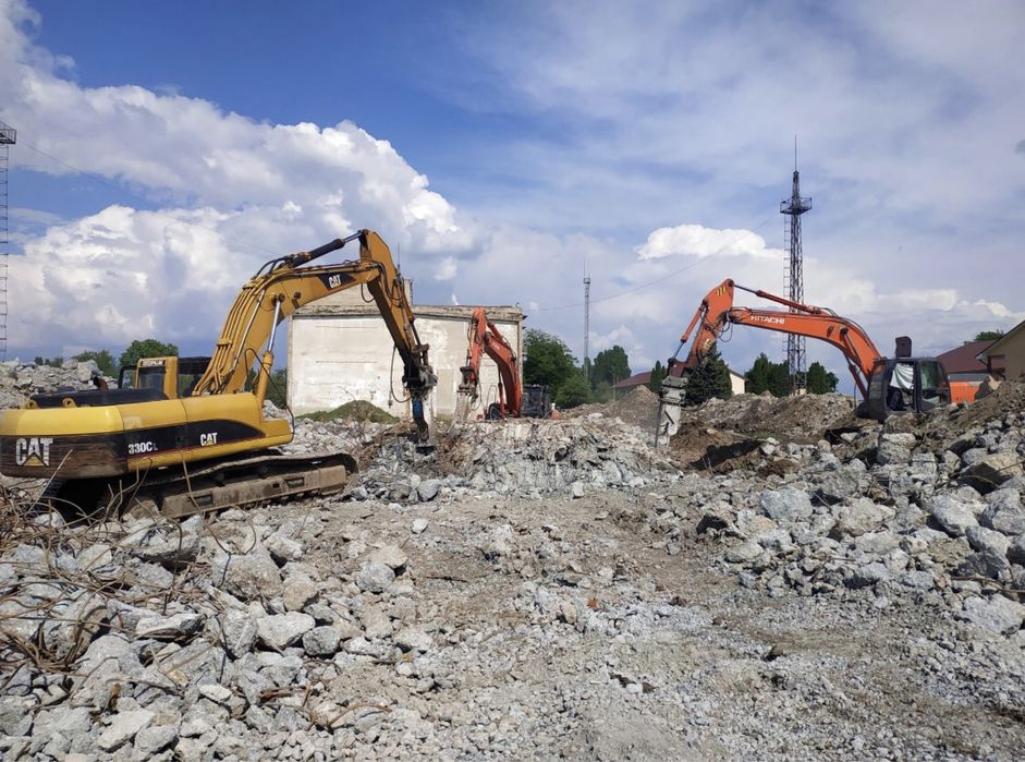 Аренда, услуги экскаватора, гидромолота, гидроножниц. Демонтаж зданий.