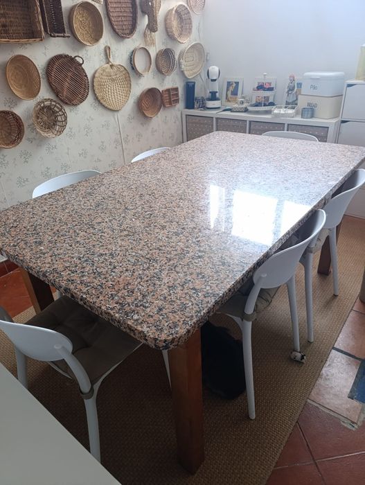 Mesa de cozinha em mármore