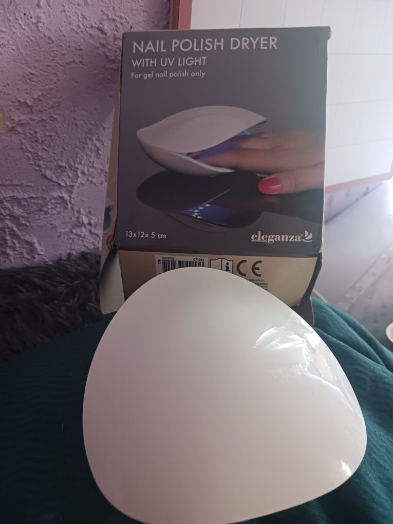 Przenośna lampa do paznokci i super mocny trymer z wyświetlaczem