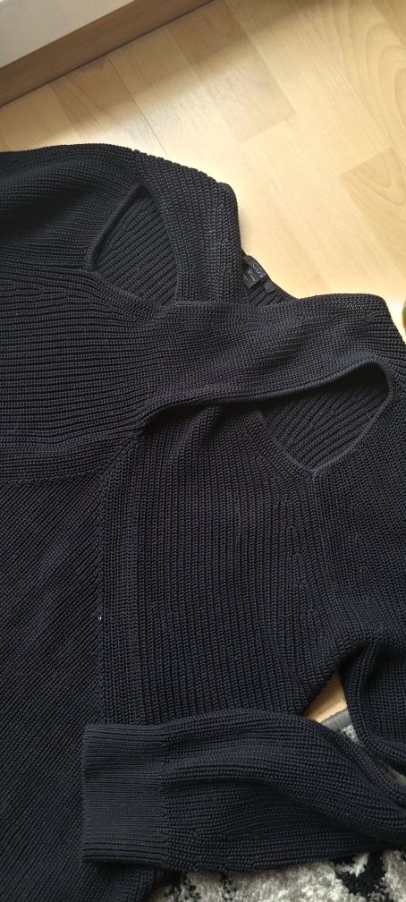 COS L sweter z oryginalnym dekoltem bawełna