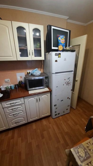 Продам велику 4-кімнатну квартиру в самому центрі