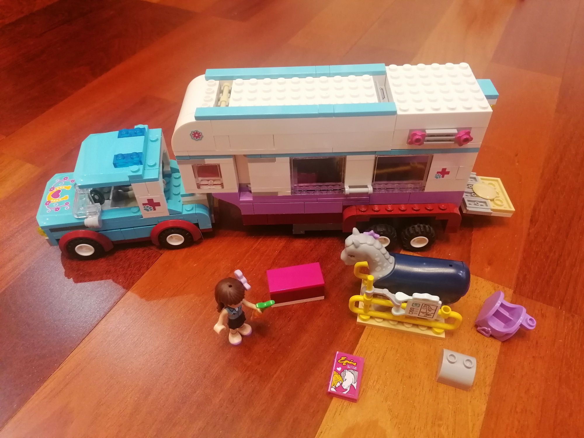 Lego Friends przyczepa lecznicza 41125