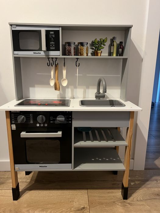 Kuchenka dla dzieci Miele z akcesoriami