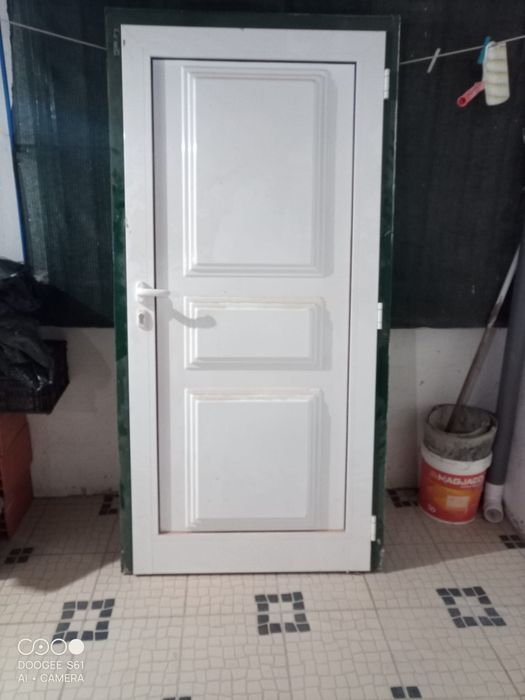 Porta de alumínio branca completa