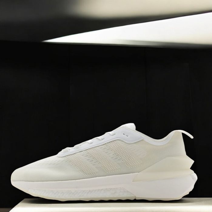 Кроссовки мужские Adidas AVRYN(Оригинал)47-29,5см