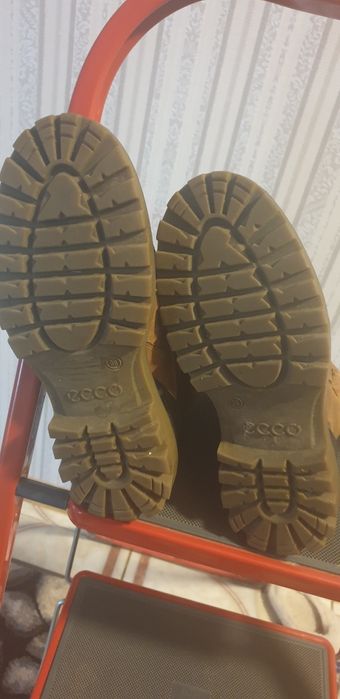 Продам ботинки б/у в хорошем состоянии.