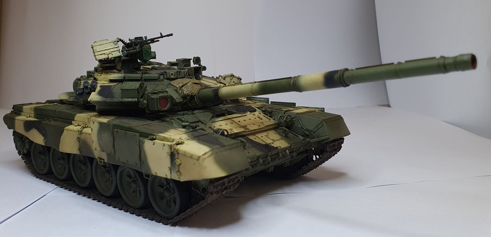 Модель танка Т-90А в масштабе 1/35