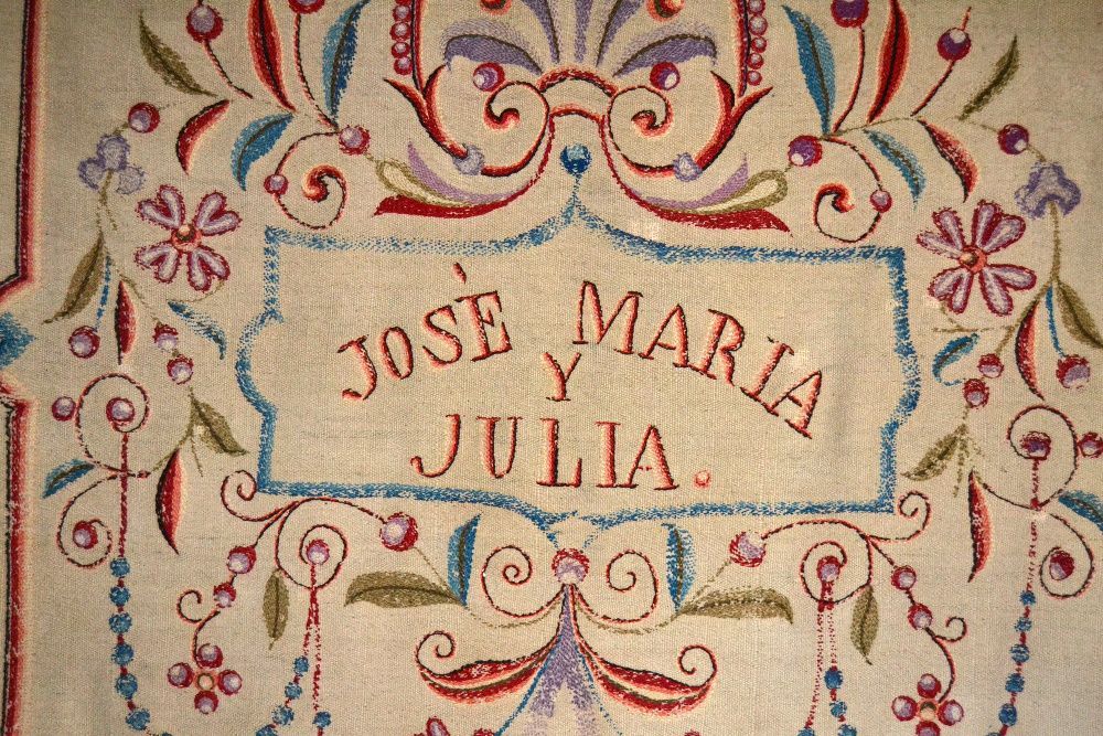 Manta de noiva de José Maria y Julia, lã feita e bordada à mão–séc XIX