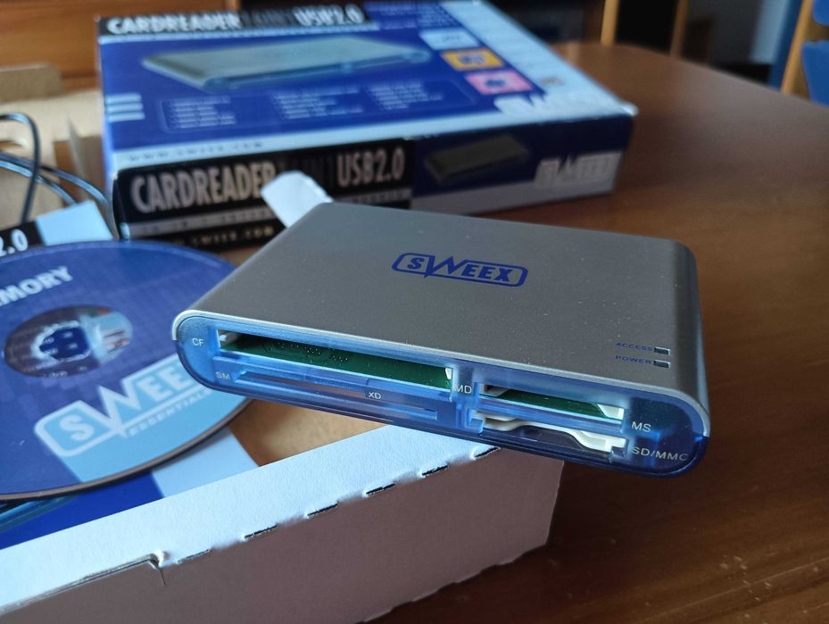 Leitor Cartões memória 16 em 1  Sweex