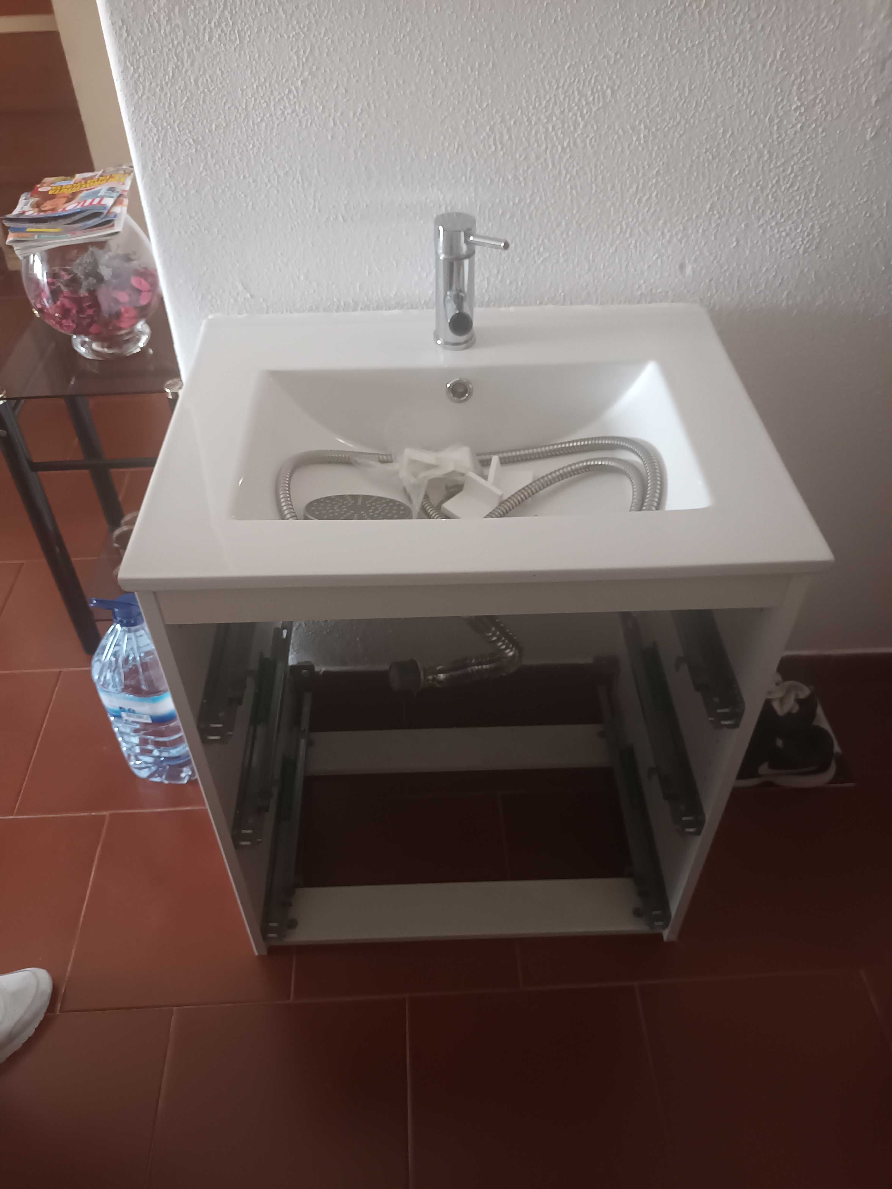 Movel wc com 3 gavetas e lavatório