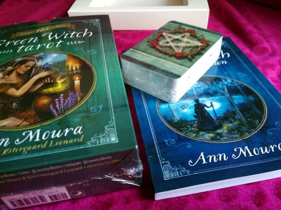 Красивейший Набор Таро Зеленой Ведьмы: книга + колода + подарочная кор