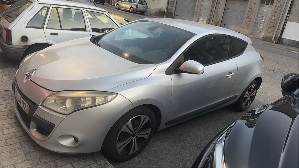 Renault megane coupe 2009