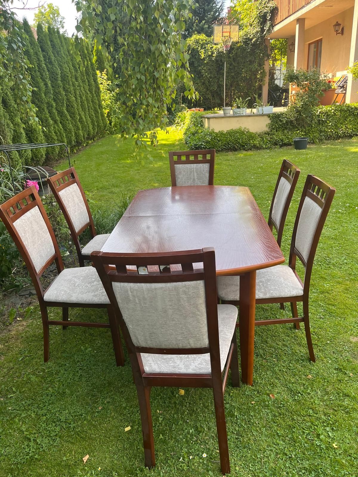 Stół i krzesła do salonu