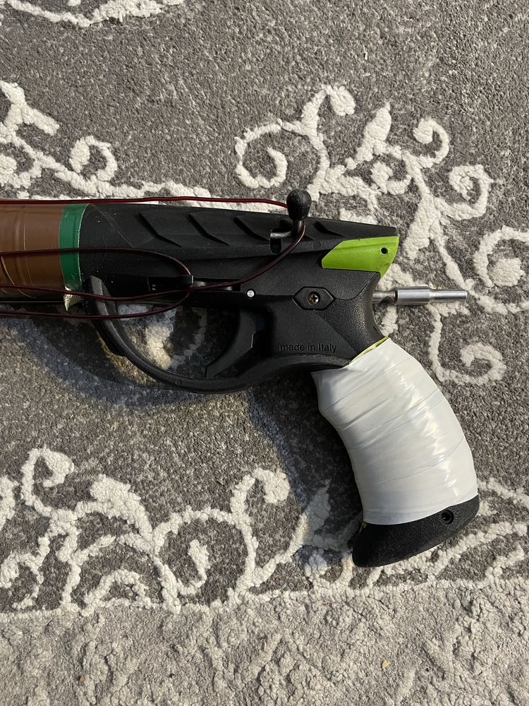 Arma caça submarina marca Salvimar v-pro