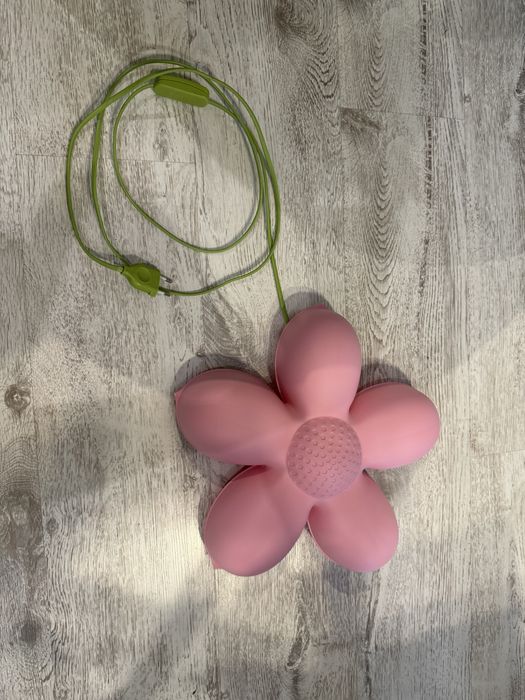 Lampka scienna Ikea Smila Blooma kwiatek rozowy