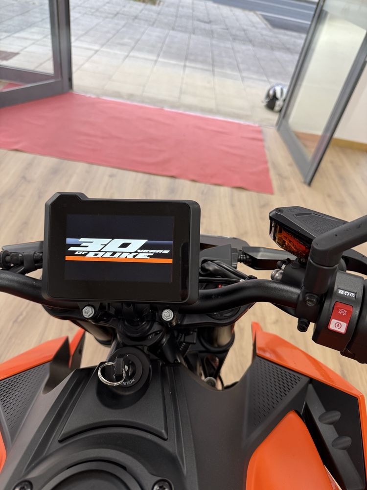 Ktm Duke 990, ano 2024, 1.500km