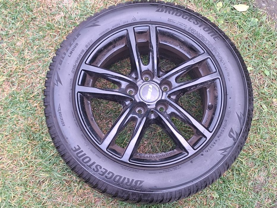 Нова зимова пара шин Bridgestone 215 55 16