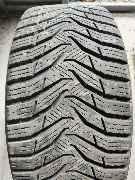 Зимова резина KUMHO 245/45 r19