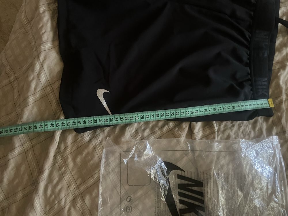 Продам шорти Nike (нові- L )