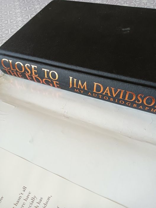 Jim Davidson My autobiography
Idioma: Inglês 
IMPORTANTE: a capa de fo
