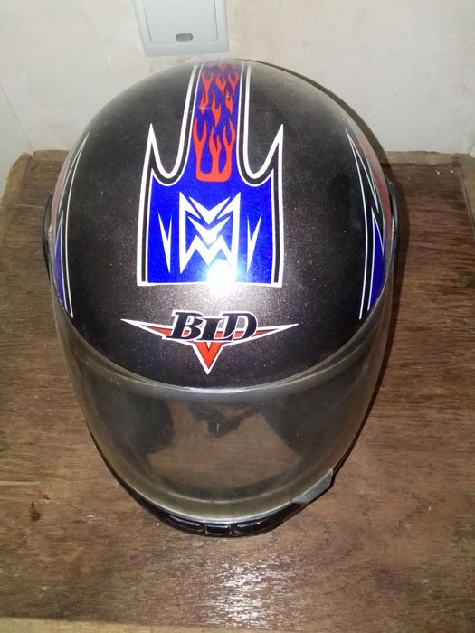 Продам  мотошлем