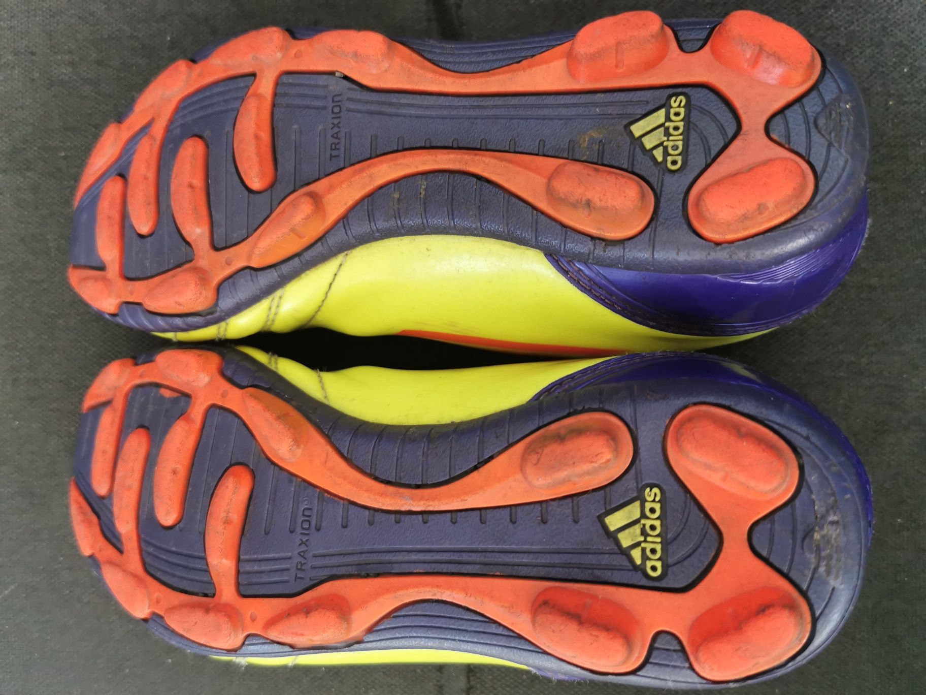 Buty piłkarskie Adidas sportowe korki orliki rozmiar 33