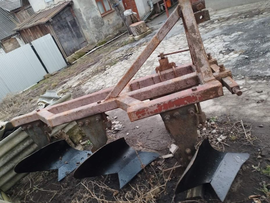 Плуг трохкорпусний 3-30 та культиватор до трактора МТЗ чи ЮМЗ