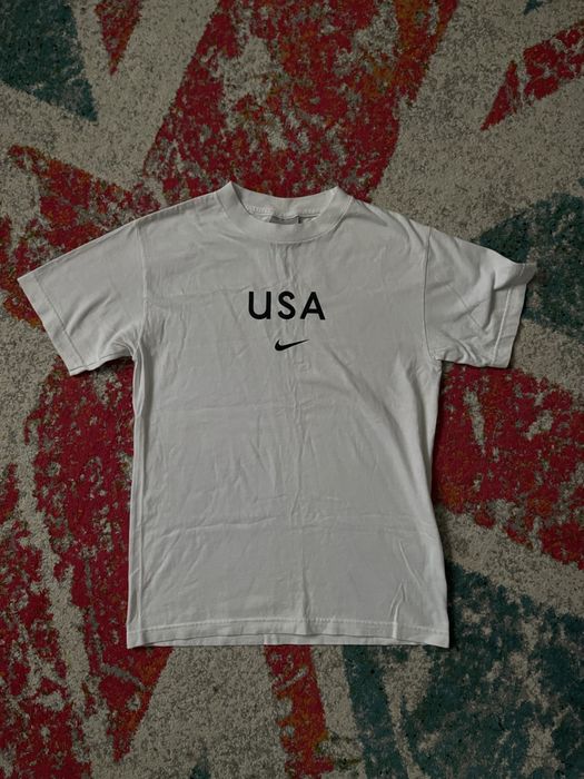 Nike T-shirt Center Logo / вінтажна футболка найк центр лого