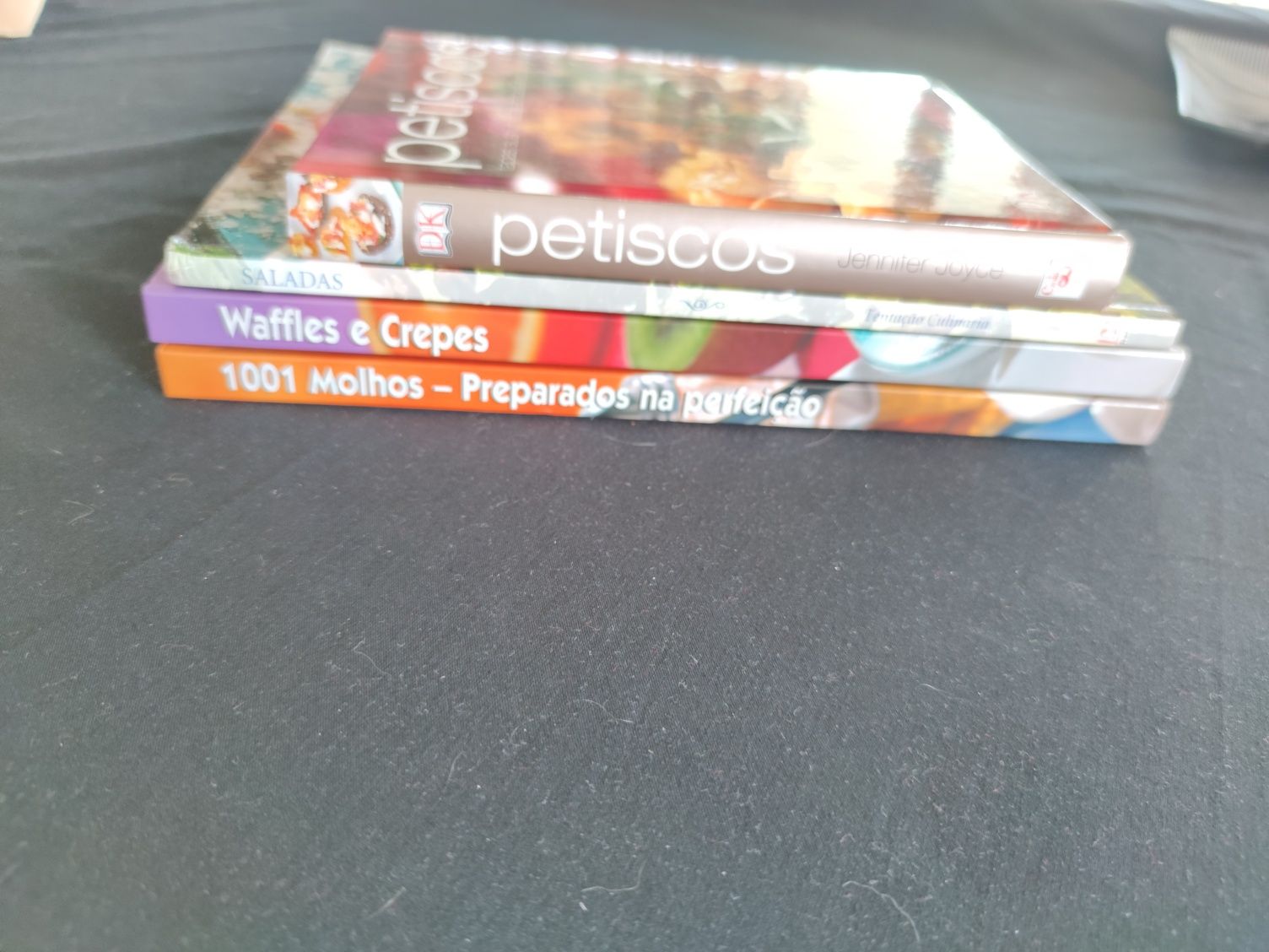 Conjunto de 4 livros de receitas novos