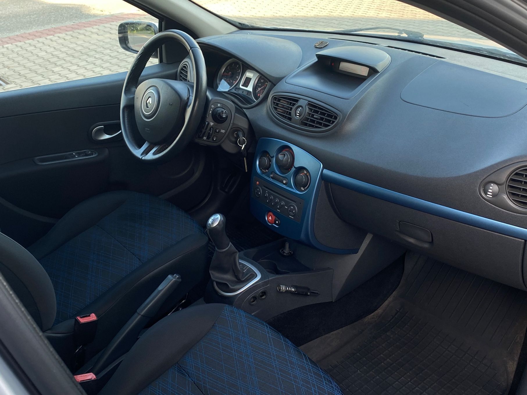 Renault Clio niski przebieg