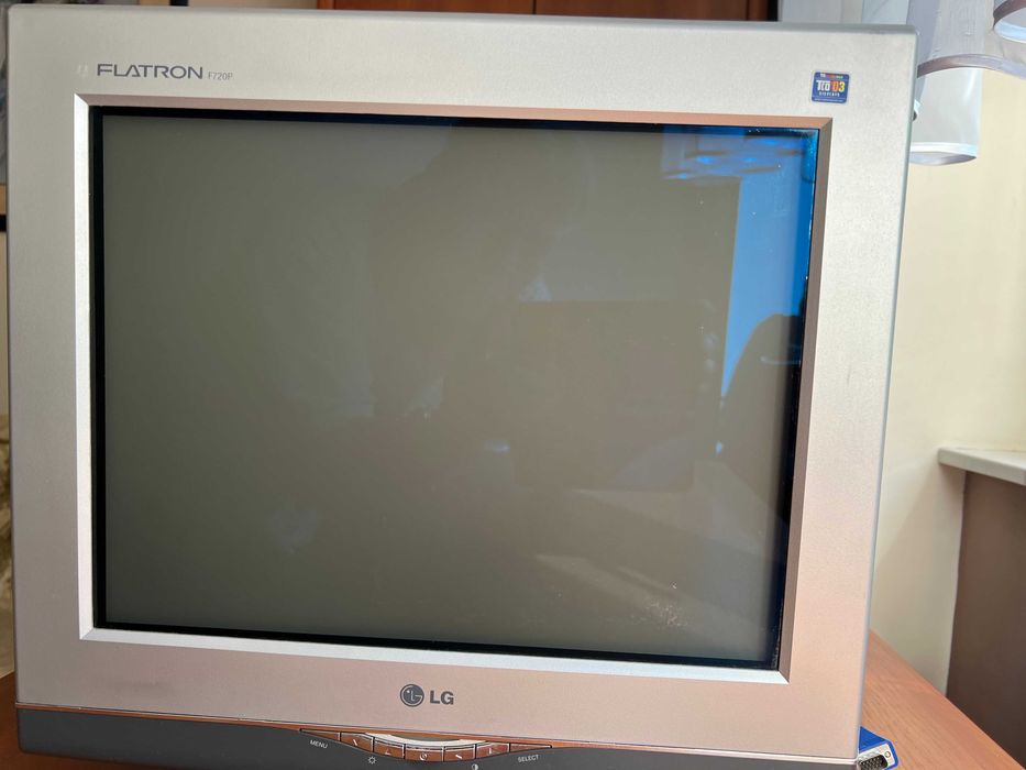 Monitor CRT Flatron F 720 P